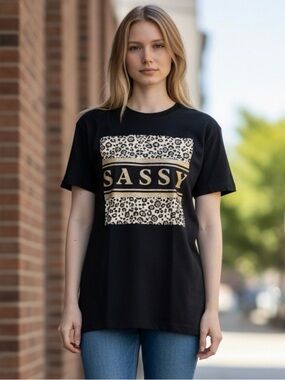 🫶🏻 Stylewise Sassy Leopard Print Graphic Tee - Black